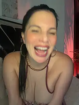 carol_latina13 live cam on StripChat