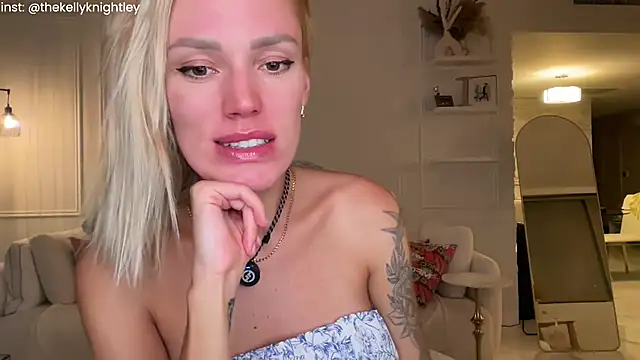 Ohbabykelly live cam on StripChat