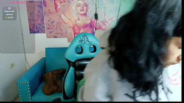violetta_4m live cam on StripChat