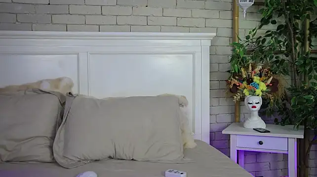 EmillyBronte live sex cam