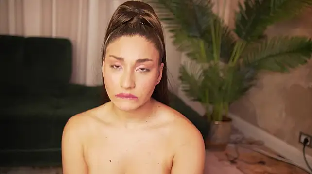 lilyandersonn live cam on StripChat