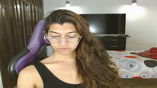 Alanni_parker live cam on StripChat