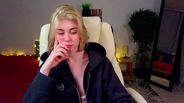 Lilycollins_ live cam on StripChat