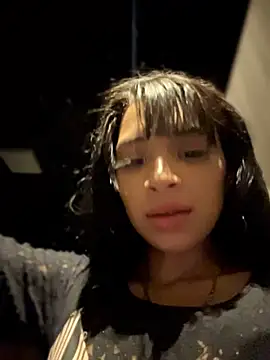Sasha-firee live cam on StripChat