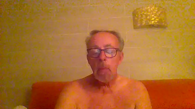 tuggy59 live cam on StripChat