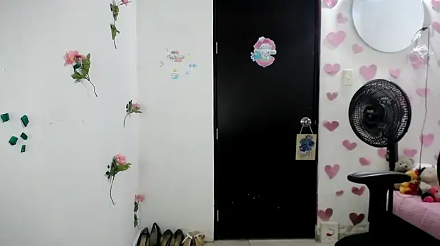 Kiara_tits live cam on StripChat