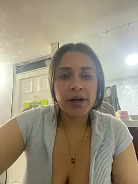 emmilyRoss live cam on StripChat