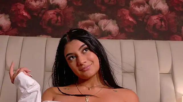 ZaraMonroeX live cam on StripChat