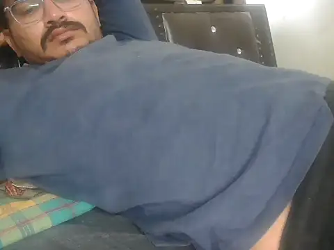 naughtymike0007 live cam on StripChat