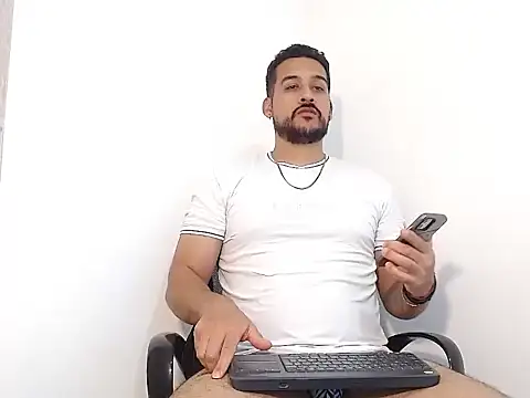 _CHRIS-DENNIS_ live cam on StripChat