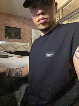 AlphaMasterXxx live cam on StripChat