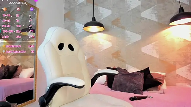LalilaBrunettee live cam on StripChat