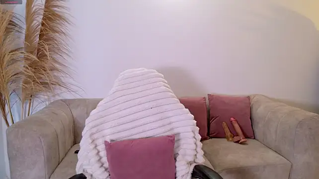 ElissaDominguez live cam on StripChat