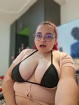 CURVY-HORNY live cam on StripChat