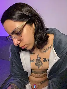 Poison_Ivy_29 live cam on StripChat