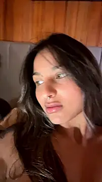 AliceStone19 live cam on StripChat