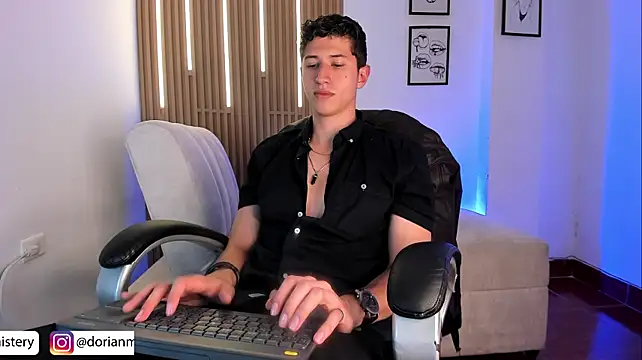 Dorianmistery2322_ live cam on StripChat