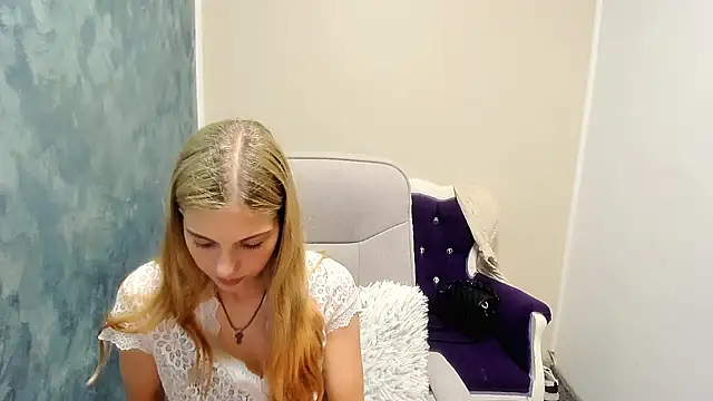 MysticLuna6 live cam on StripChat