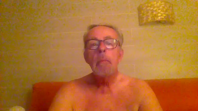 tuggy59 live cam on StripChat
