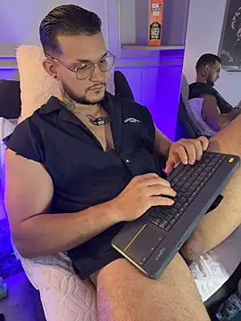 Marco_Vega live cam on StripChat