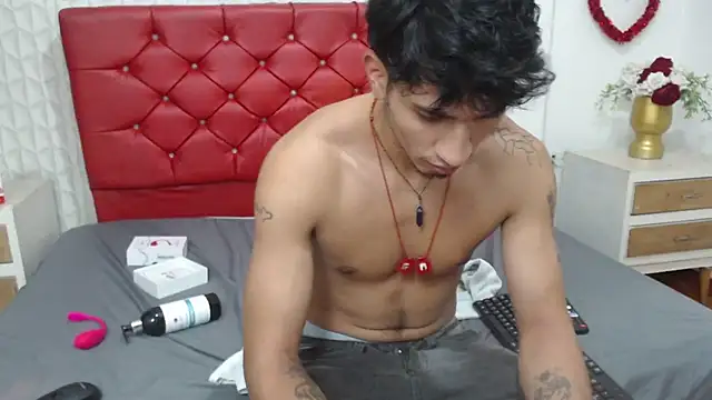 Zayn_Moretti live cam on StripChat