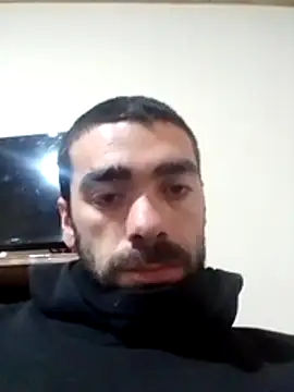 aguilucc0 live cam on StripChat