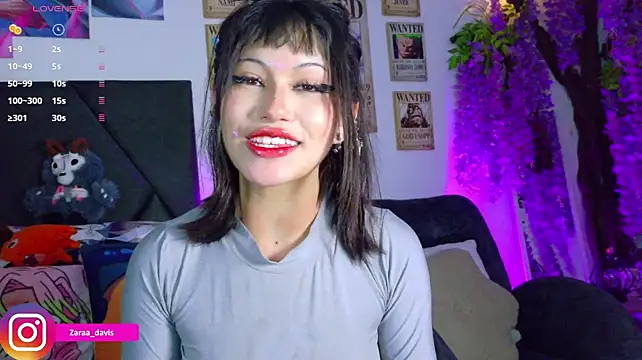 Zaradavis live cam on StripChat