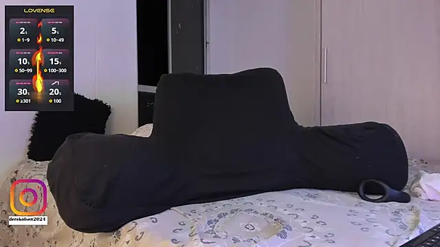 DerekOlsen live cam on StripChat