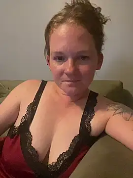kaylababyluv live cam on StripChat
