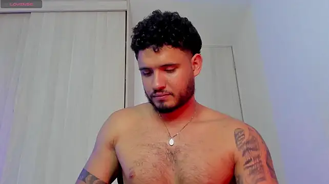 AUSTINN_TORRES live cam on StripChat