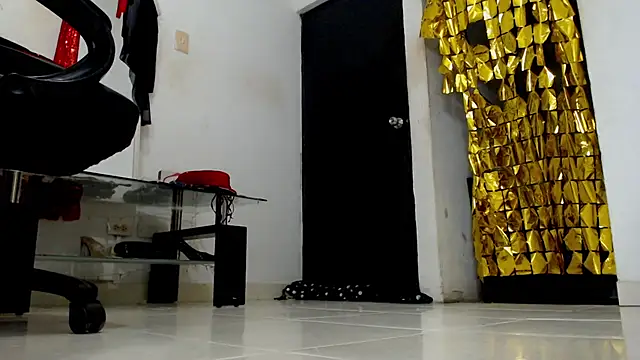 FranchescaSexy1 live cam on StripChat