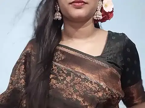 Adhiti_1 live cam on StripChat