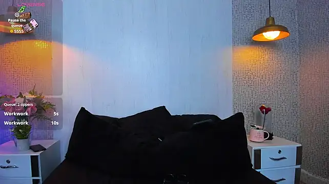 Luna_Cami4 live cam on StripChat