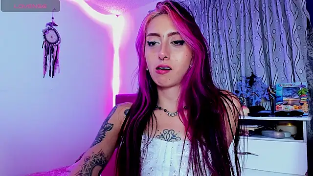 alisseallie live cam on StripChat