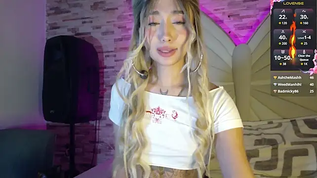 Ariana_bb live cam on StripChat