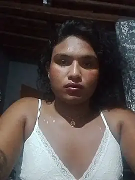 merlinda123 live cam on StripChat