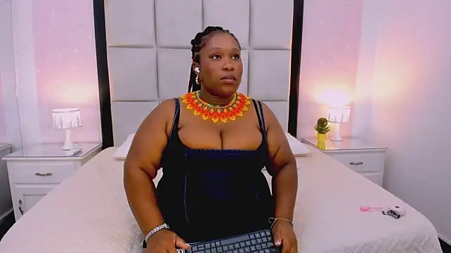 TreisyVixen live cam on StripChat