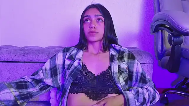 Dafne_girl4u live cam on StripChat