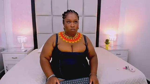 TreisyVixen live cam on StripChat