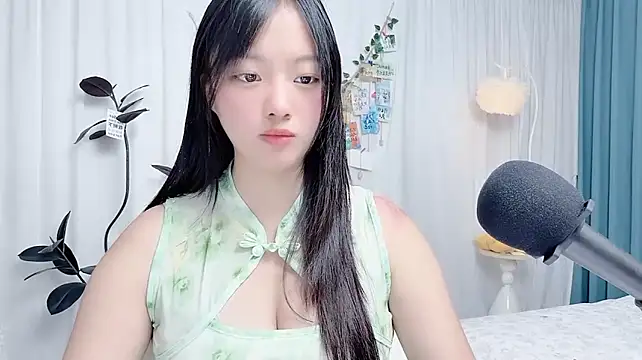 Winnie666999 live cam on StripChat