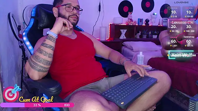 Xein_WoIf live cam on StripChat
