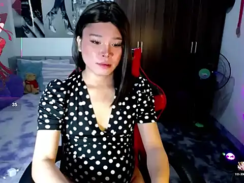 sofiathe1st live cam on StripChat