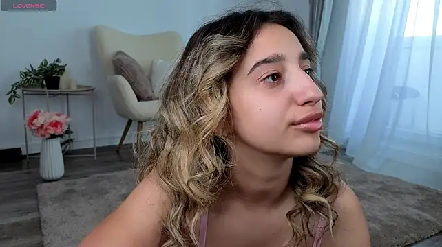 JullyFox live cam on StripChat