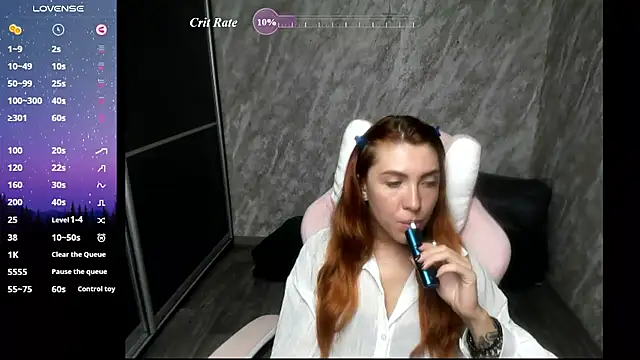 Reginasmilee live cam on StripChat