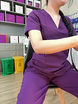 secretly_masturbating live cam on StripChat