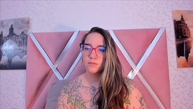 DEVA_BLUE_ live cam on StripChat