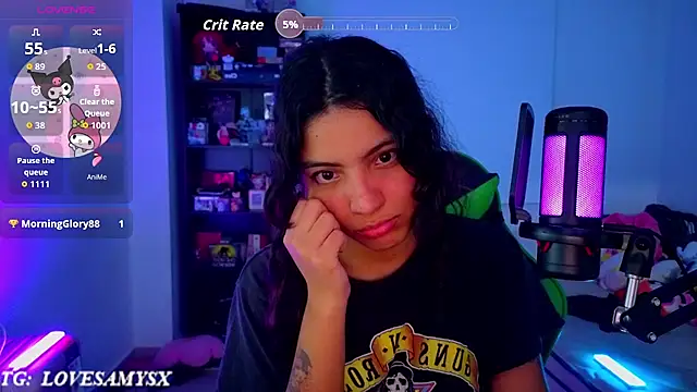 Lovelyamyy live cam on StripChat