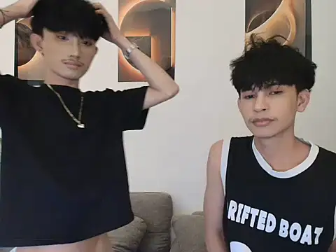 twink_pinoy live cam on StripChat