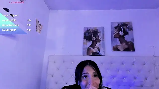 sophie_pariss live cam on StripChat