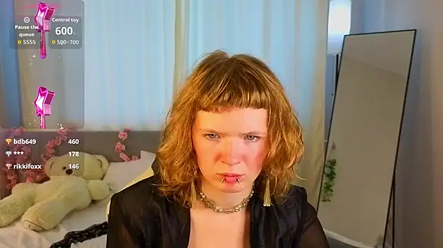 VioletDesiree live cam on StripChat
